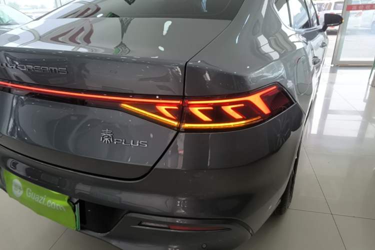 Used BYD Qin PLUS 2023 EV 510KM Travel Edition Right Rear Taillight