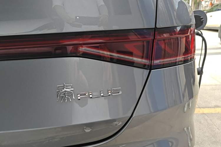 Used BYD Qin PLUS 2023 Champion Edition EV 420KM Leading Model Right Rear Taillight