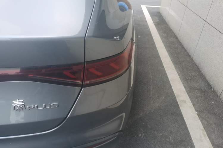 Used BYD Qin PLUS 2023 EV 510KM Travel Edition Right Rear Taillight