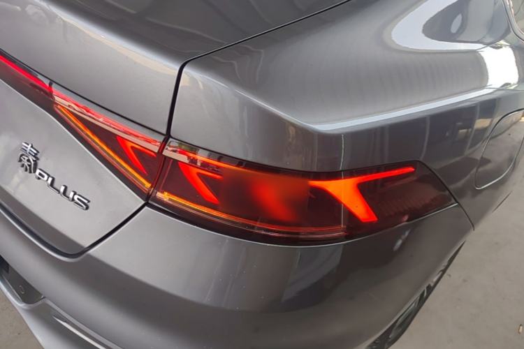 Used BYD Qin PLUS 2023 Champion Edition DM-i 120KM Leading Model Right Rear Taillight