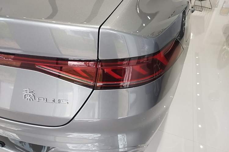 Used BYD Qin PLUS 2023 EV 510KM Travel Edition Right Rear Taillight