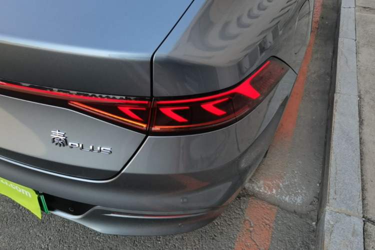 Used BYD Qin PLUS 2023 Champion Edition DM-i 120KM Excellence Model Right Rear Taillight