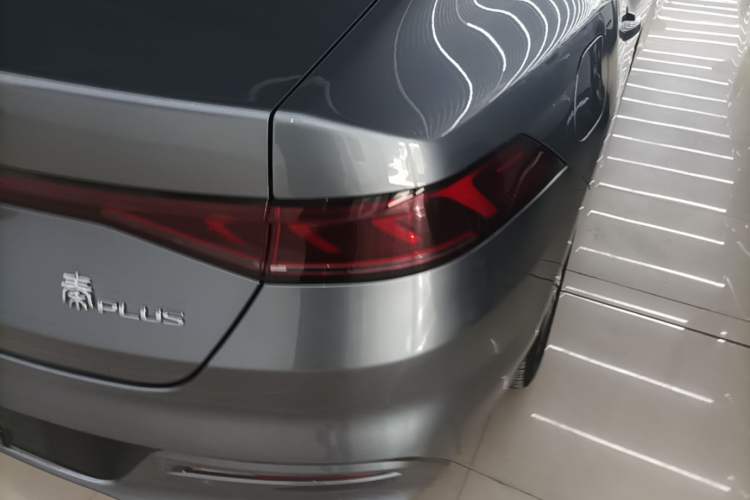 Used BYD Qin PLUS 2023 Champion Edition DM-i 120KM Leading Model Right Rear Taillight
