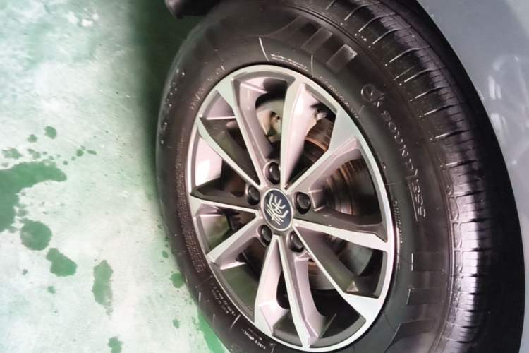 Used BYD Qin PLUS 2023 Champion Edition DM-i 55KM Leading Model Right Rear Wheel Hub