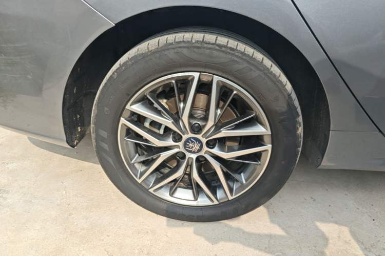 Used BYD Qin PLUS 2023 Champion Edition EV 510KM Beyond Model Right Rear Wheel Hub