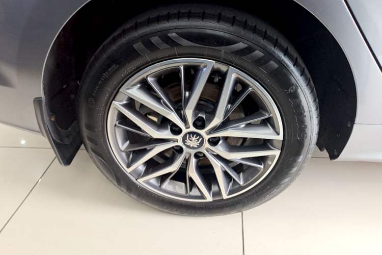 Used BYD Qin PLUS 2023 Champion Edition DM-i 120KM Leading Model Right Rear Wheel Hub