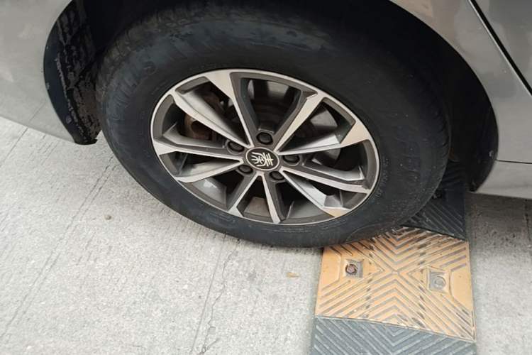 Used BYD Qin PLUS 2023 Champion Edition DM-i 55KM Leading Model Right Rear Wheel Hub