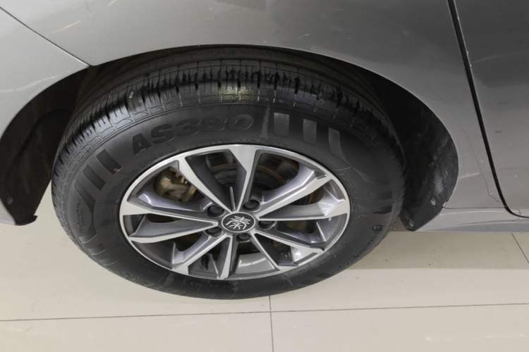 Used BYD Qin PLUS 2023 Champion Edition DM-i 55KM Leading Model Right Rear Wheel Hub