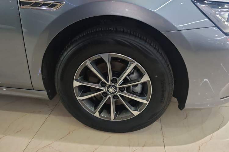 Used BYD Qin PLUS 2023 Champion Edition DM-i 55KM Leading Model Right Rear Wheel Hub