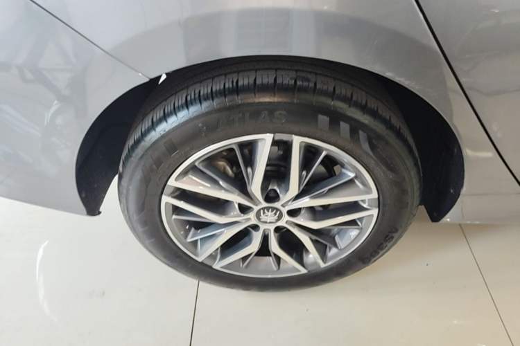 Used BYD Qin PLUS 2023 Champion Edition DM-i 55KM Superior Model Right Rear Wheel Hub