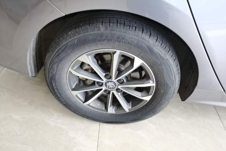 Used BYD Qin PLUS 2023 Champion Edition DM-i 55KM Leading Model Right Rear Wheel Hub