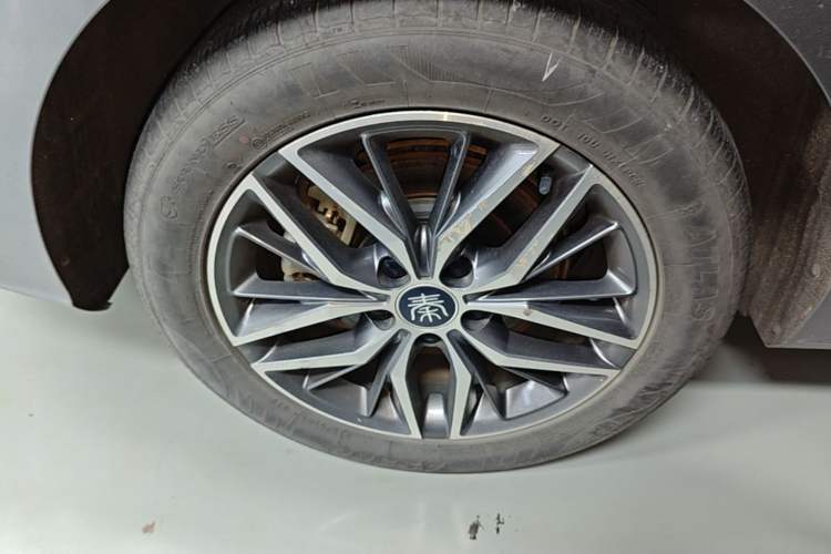 Used BYD Qin PLUS 2023 Champion Edition DM-i 55KM Superior Model Right Rear Wheel Hub