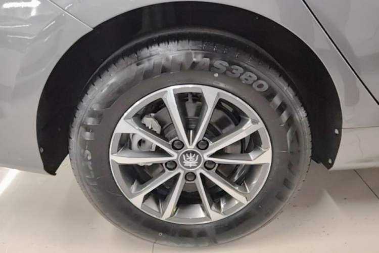 Used BYD Qin PLUS 2023 Champion Edition DM-i 55KM Leading Model Right Rear Wheel Hub