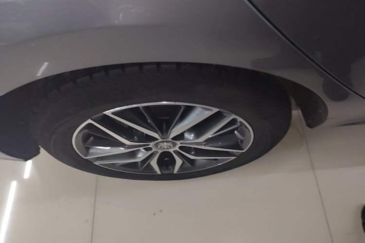Used BYD Qin PLUS 2023 Champion Edition DM-i 120KM Excellence Model Right Rear Wheel Hub