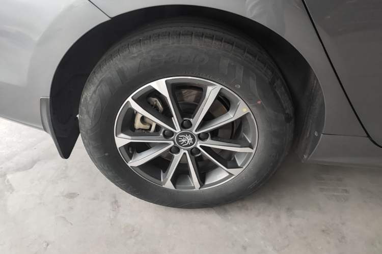 Used BYD Qin PLUS 2023 Champion Edition DM-i 55KM Leading Model Right Rear Wheel Hub