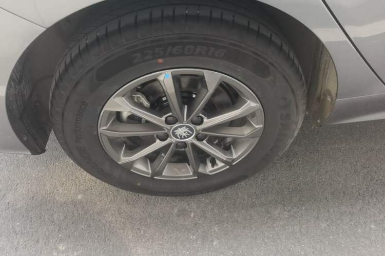 Used BYD Qin PLUS 2023 EV 510KM Travel Edition Right Rear Wheel Hub