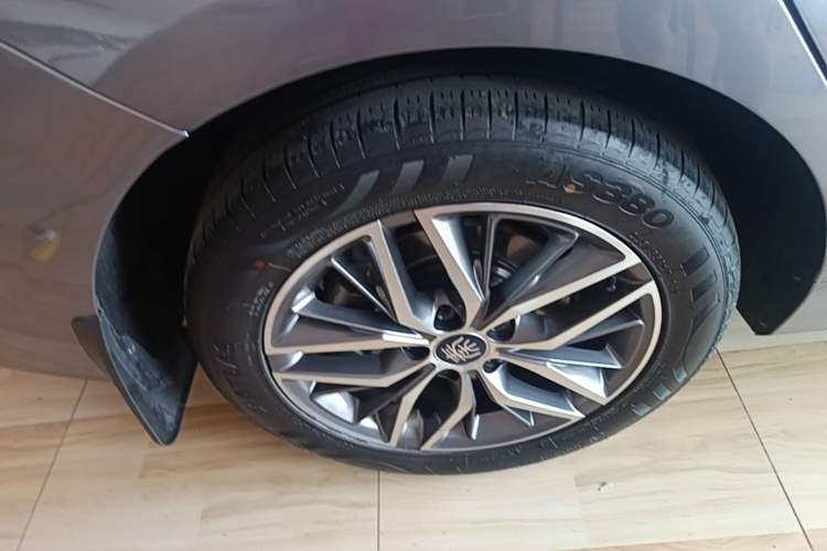 Used BYD Qin PLUS 2023 Champion Edition EV 420KM Leading Model Right Rear Wheel Hub