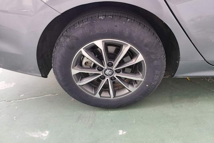 Used BYD Qin PLUS 2023 Champion Edition DM-i 55KM Leading Model Right Rear Wheel Hub