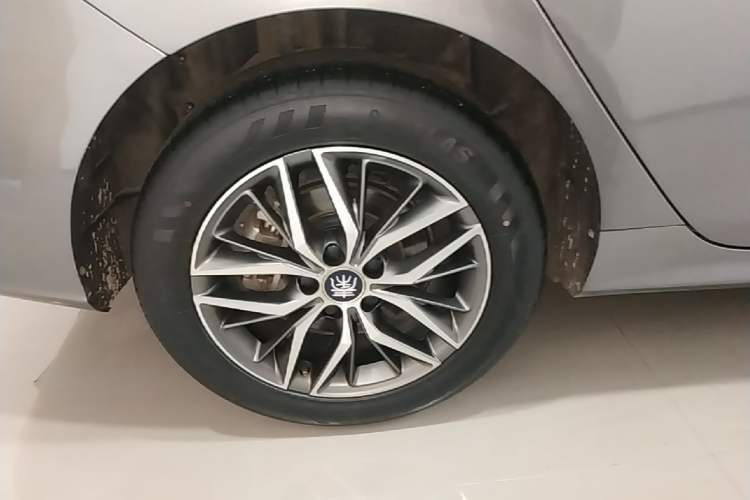 Used BYD Qin PLUS 2023 Champion Edition DM-i 120KM Excellence Model Right Rear Wheel Hub