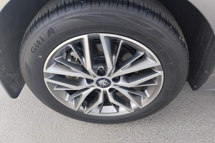 Used BYD Qin PLUS 2023 Champion Edition DM-i 120KM Leading Model Right Rear Wheel Hub