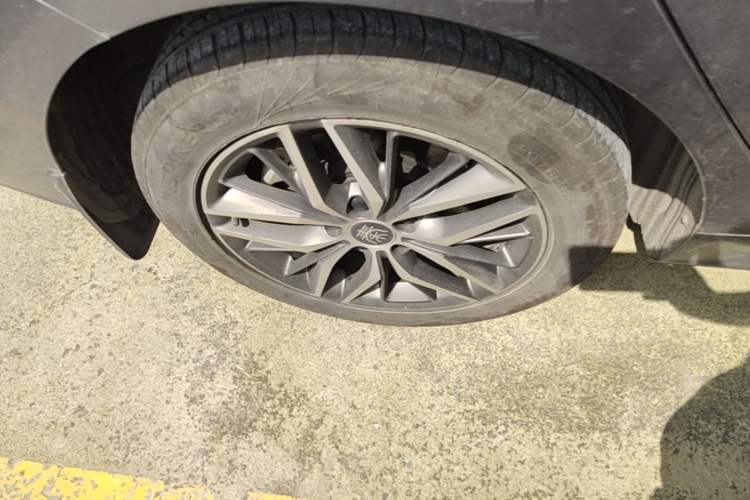Used BYD Qin PLUS 2023 Champion Edition DM-i 120KM Excellence Model Right Rear Wheel Hub