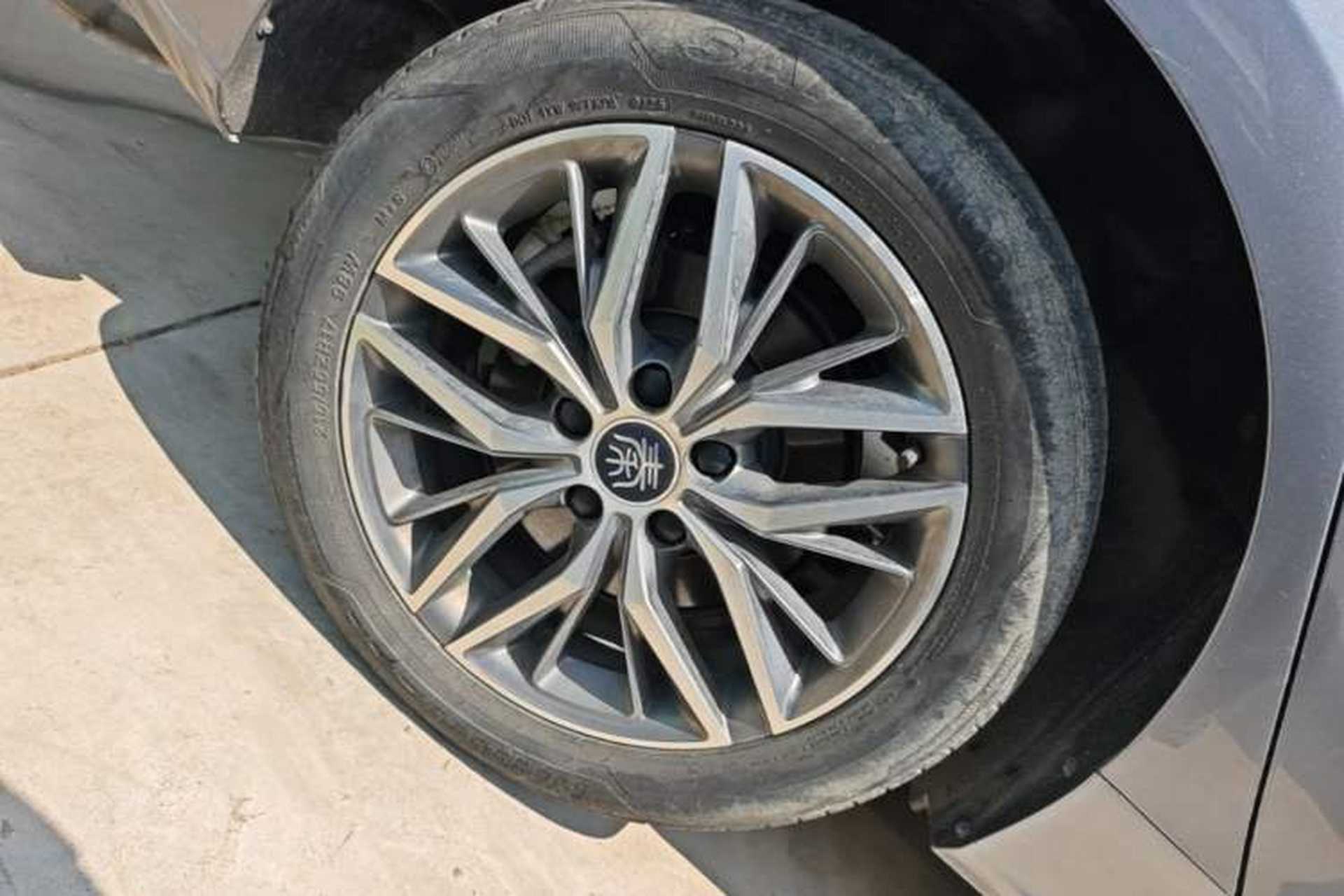 Used BYD Qin PLUS 2023 Champion Edition EV 420KM Superior Model Right Rear Wheel Hub