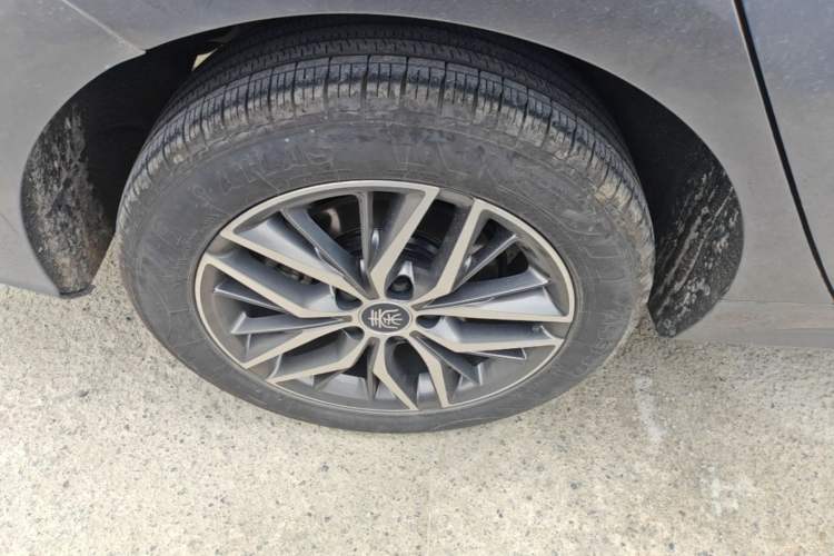 Used BYD Qin PLUS 2023 Champion Edition DM-i 120KM Beyond Model Right Rear Wheel Hub