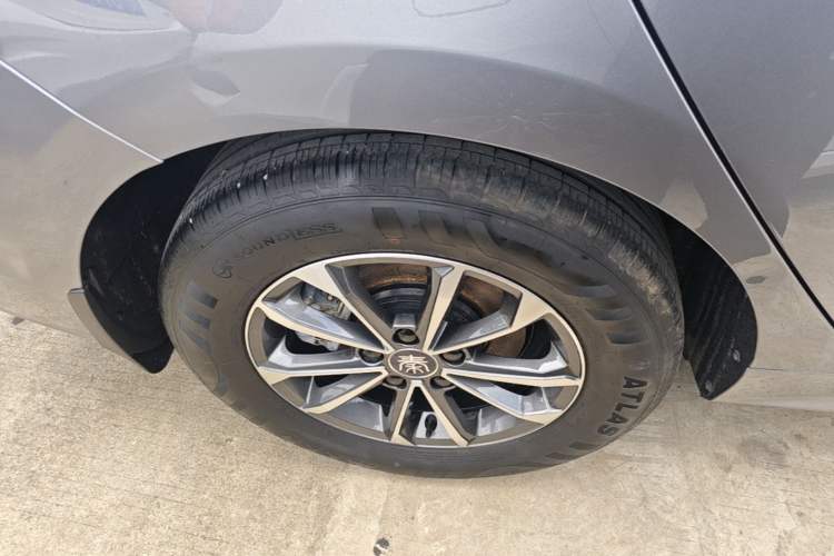 Used BYD Qin PLUS 2023 Champion Edition DM-i 55KM Leading Model Right Rear Wheel Hub