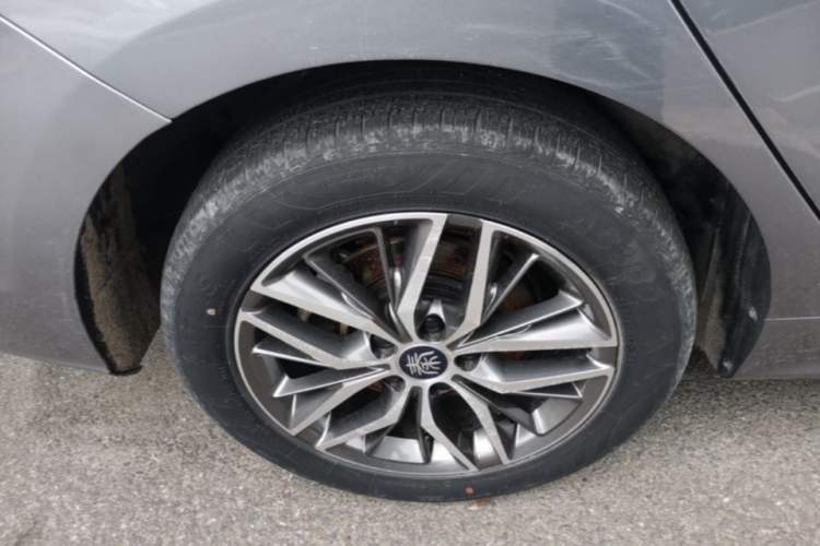 Used BYD Qin PLUS 2023 Champion Edition EV 420KM Superior Model Right Rear Wheel Hub