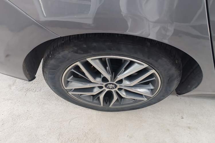 Used BYD Qin PLUS 2023 Champion Edition DM-i 120KM Leading Model Right Rear Wheel Hub
