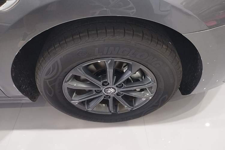 Used BYD Qin PLUS 2023 EV 510KM Travel Edition Right Rear Wheel Hub