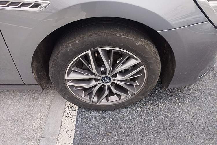 Used BYD Qin PLUS 2023 Champion Edition DM-i 120KM Excellence Model Right Rear Wheel Hub