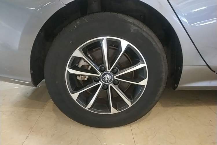 Used BYD Qin PLUS 2023 Champion Edition DM-i 55KM Leading Model Right Rear Wheel Hub