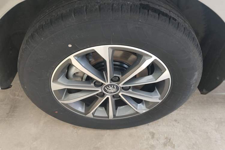 Used BYD Qin PLUS 2023 Champion Edition DM-i 55KM Leading Model Right Rear Wheel Hub