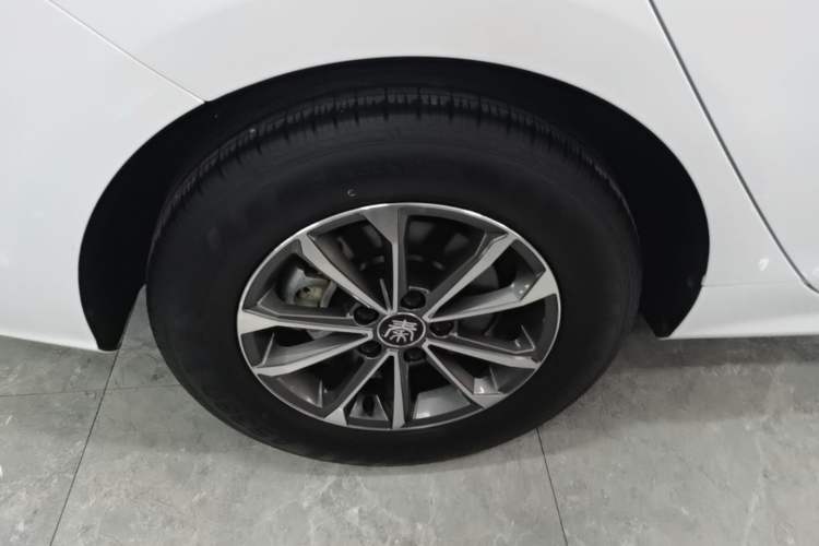 Used BYD Qin PLUS 2023 Champion Edition DM-i 55KM Leading Model Right Rear Wheel Hub