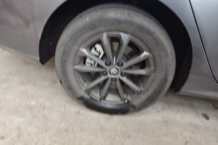 Used BYD Qin PLUS 2023 EV 510KM Travel Edition Right Rear Wheel Hub