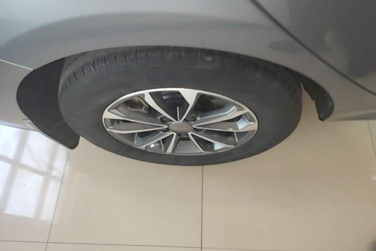 Used BYD Qin PLUS 2023 Champion Edition DM-i 55KM Leading Model Right Rear Wheel Hub