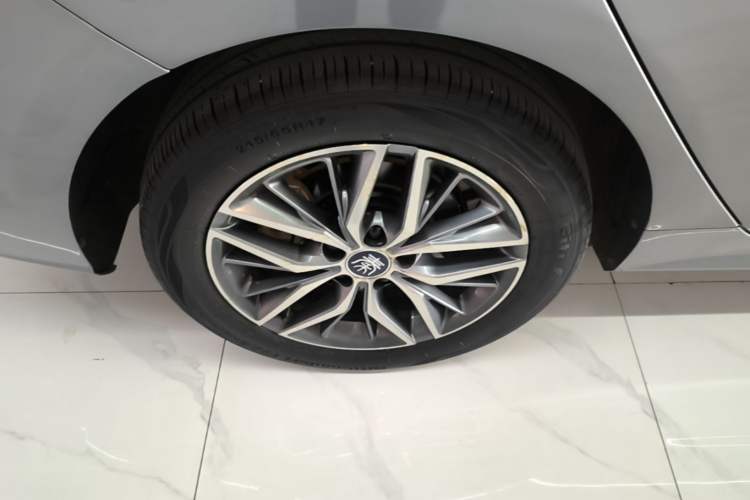 Used BYD Qin PLUS 2023 Champion Edition EV 510KM Beyond Model Right Rear Wheel Hub