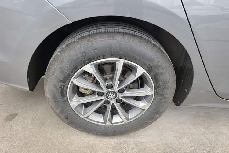 Used BYD Qin PLUS 2023 Champion Edition DM-i 55KM Leading Model Right Rear Wheel Hub