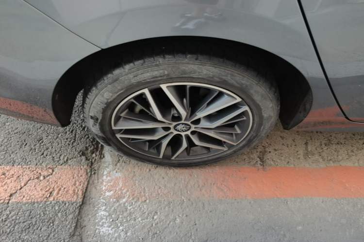 Used BYD Qin PLUS 2023 Champion Edition DM-i 120KM Excellence Model Right Rear Wheel Hub