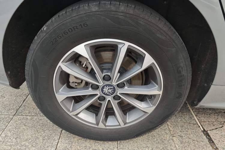 Used BYD Qin PLUS 2023 Champion Edition DM-i 55KM Leading Model Right Rear Wheel Hub