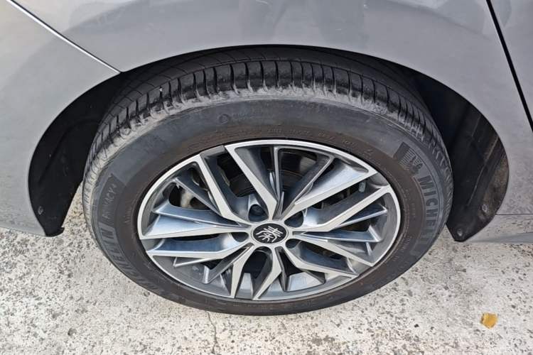 Used BYD Qin PLUS 2023 Champion Edition DM-i 55KM Superior Model Right Rear Wheel Hub