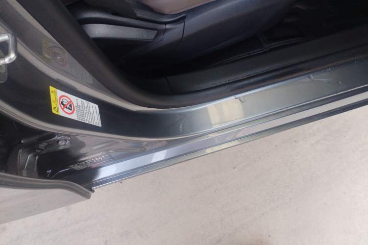 Used BYD Qin PLUS 2023 Champion Edition DM-i 55KM Leading Model Right Side Sill