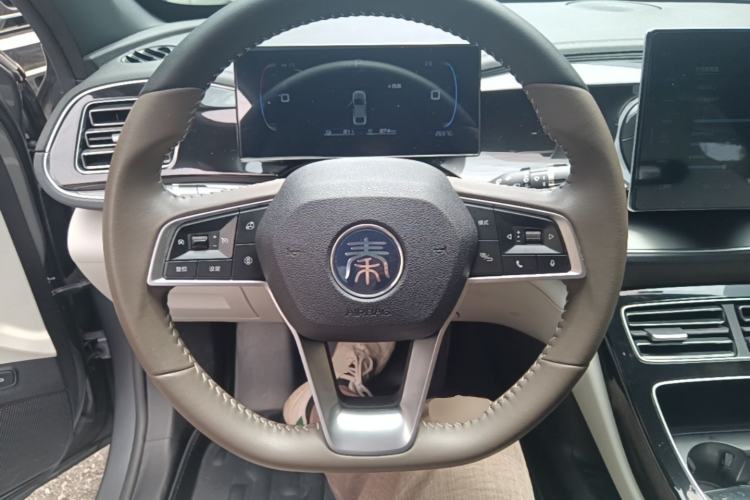 Used BYD Qin PLUS 2023 Champion Edition DM-i 55KM Superior Model Steering Wheel