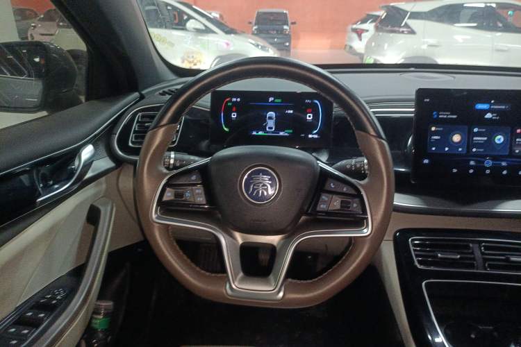 Used BYD Qin PLUS 2023 Champion Edition EV 420KM Leading Model Steering Wheel