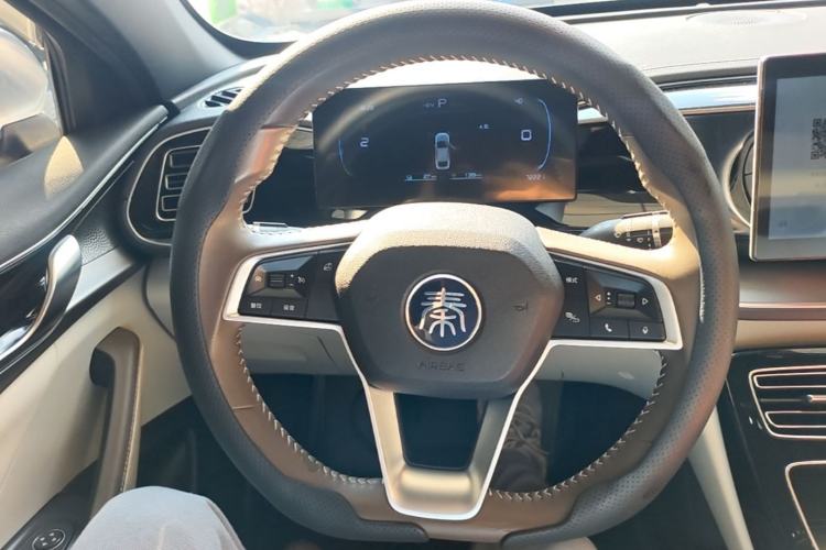 Used BYD Qin PLUS 2023 Champion Edition DM-i 120KM Leading Model Steering Wheel