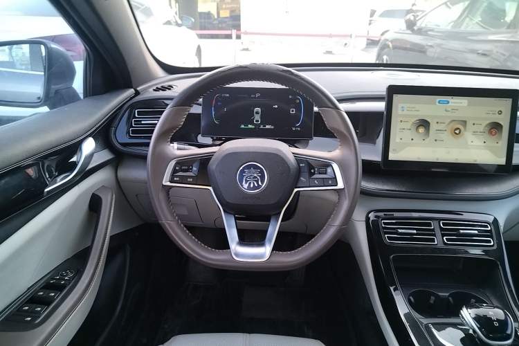Used BYD Qin PLUS 2023 Champion Edition DM-i 55KM Leading Model Steering Wheel