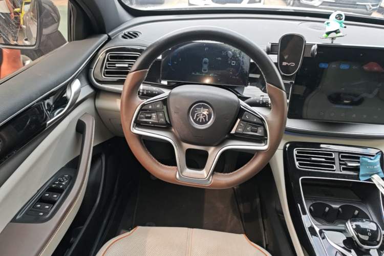 Used BYD Qin PLUS 2023 Champion Edition EV 510KM Excellence Model Steering Wheel