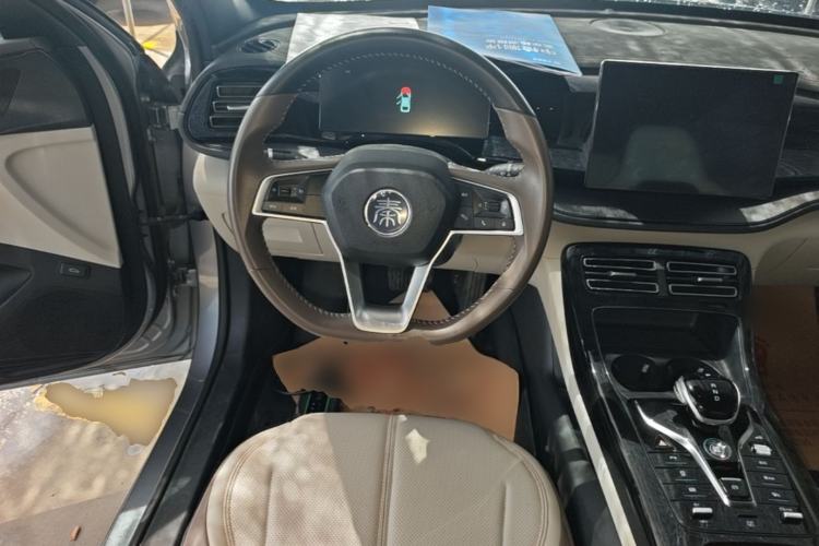 Used BYD Qin PLUS 2023 Champion Edition DM-i 55KM Leading Model Steering Wheel