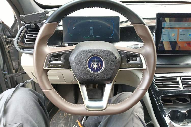 Used BYD Qin PLUS 2023 Champion Edition DM-i 55KM Leading Model Steering Wheel